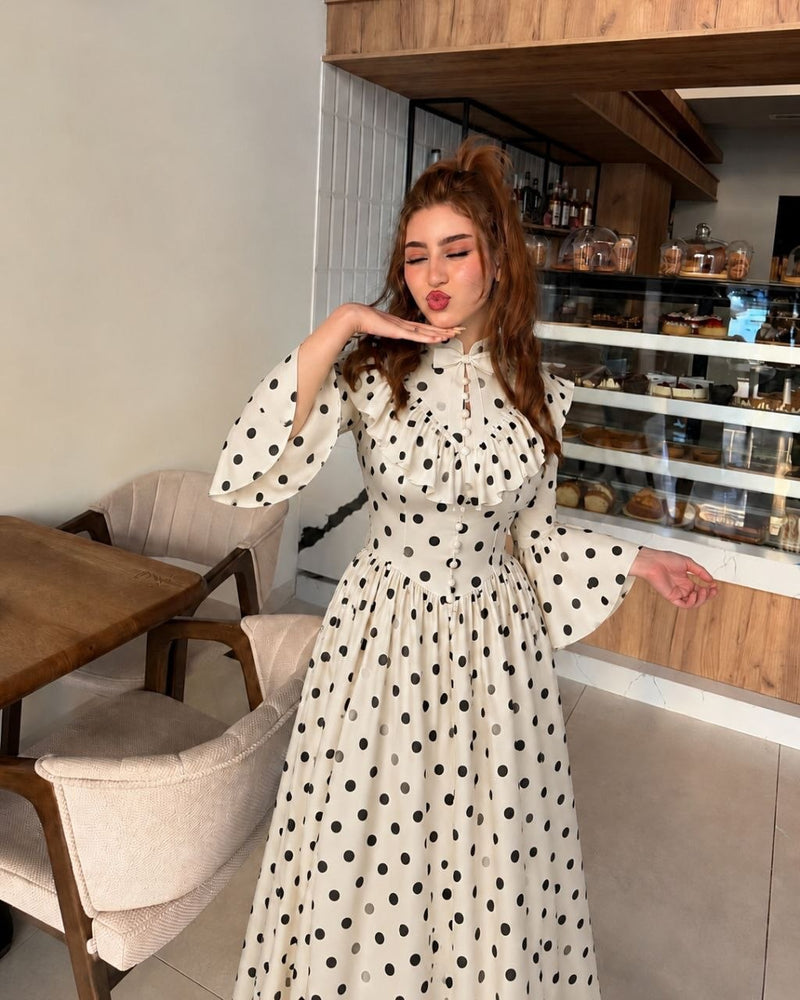 فستان نسائي طويل منقط بتصميم فيكتوري أنيق | أكمام كشكش وأزرار أمامية yourswomanswear