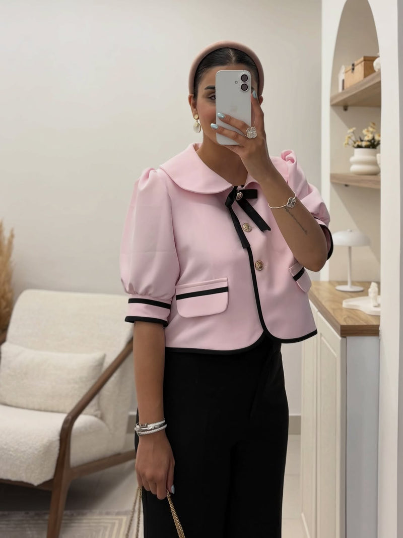 طقم "ماري كوين" الفاخر قطعتين (جاكيت كريب باربي وتنورة ماكسي بيضاء) yourswomanswear