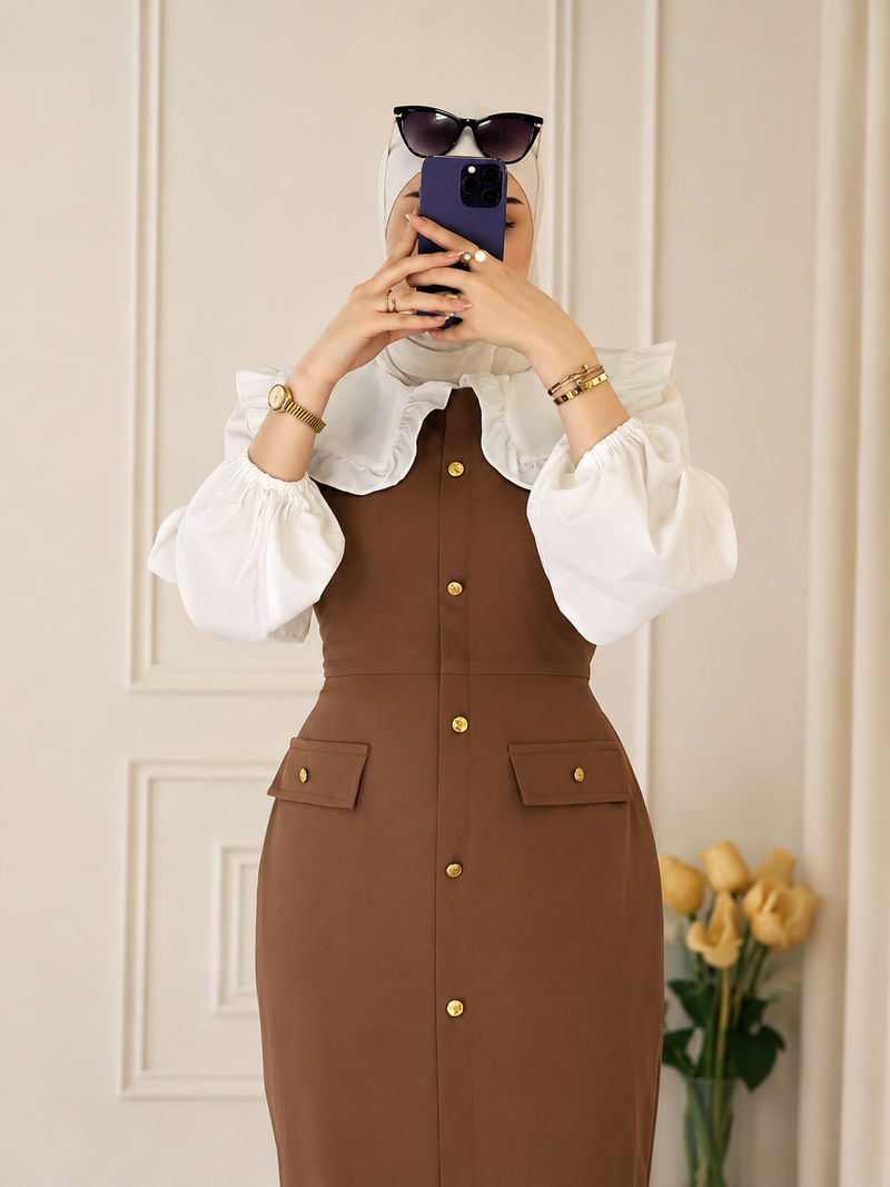 فستان كلاسيكي بتصميم الطبقتين مع ياقة مكشكشة وأزرار ذهبية منyourswomansear yourswomanswear