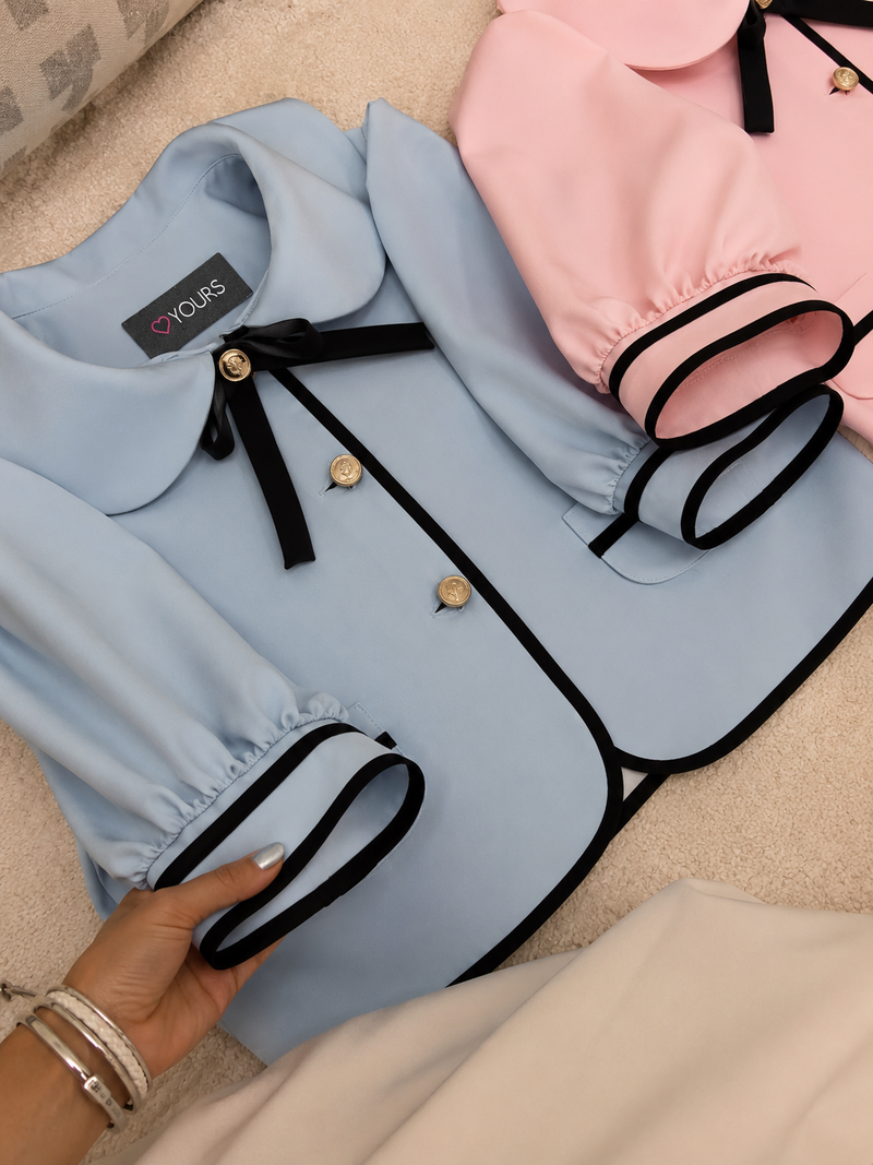 طقم "ماري كوين" الفاخر قطعتين (جاكيت كريب باربي وتنورة ماكسي بيضاء) yourswomanswear