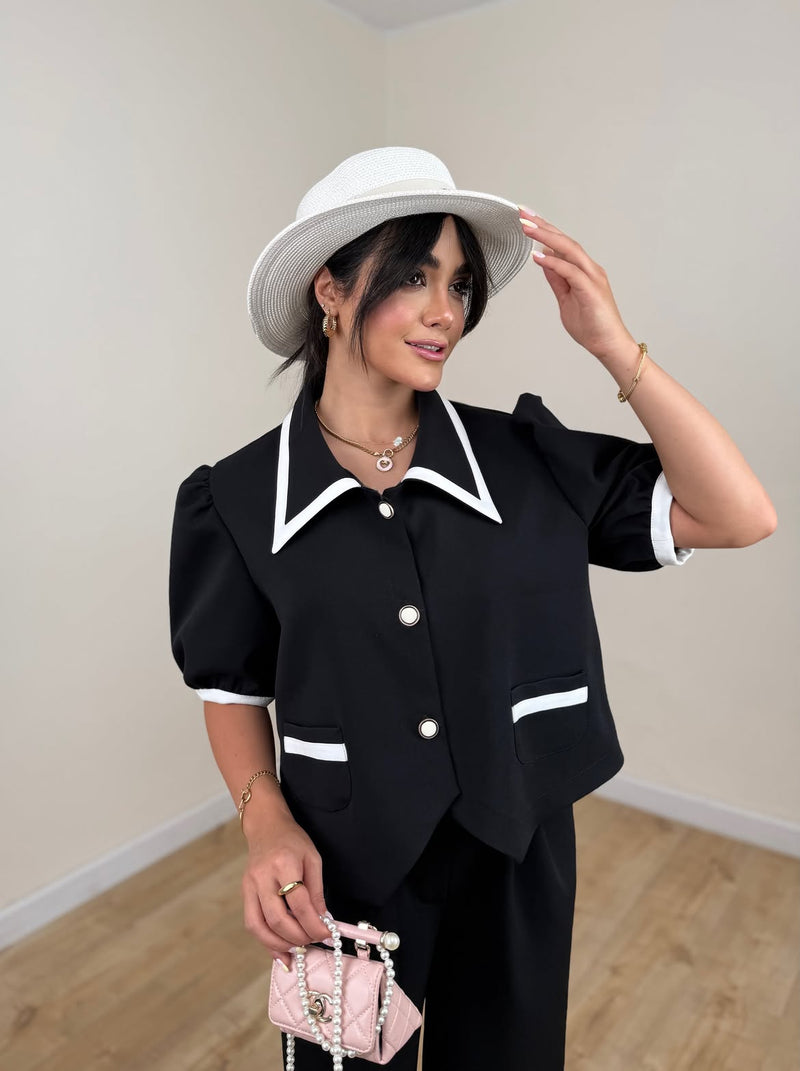 طقم كلاسيكي قطعتين بياقة متباينة الألوان وبنطلون واسع من yourswomanswear yourswomanswear