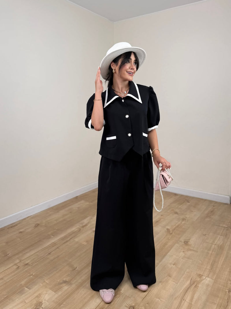 طقم كلاسيكي قطعتين بياقة متباينة الألوان وبنطلون واسع من yourswomanswear yourswomanswear