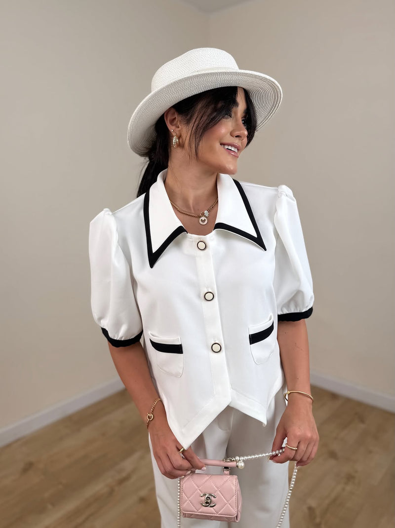 طقم كلاسيكي قطعتين بياقة متباينة الألوان وبنطلون واسع من yourswomanswear yourswomanswear