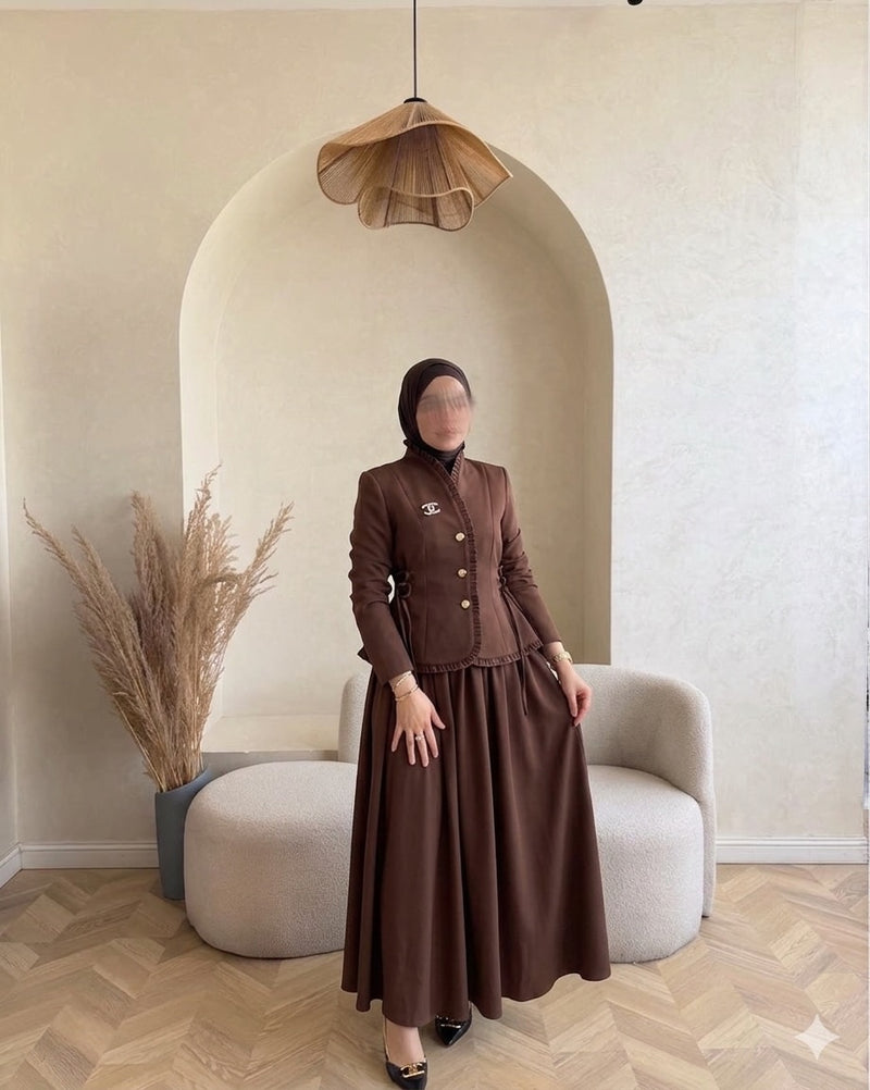طقم "سيلين" الملكي قطعتين (جاكيت مخصر + تنورة طويلة) yourswomanswear