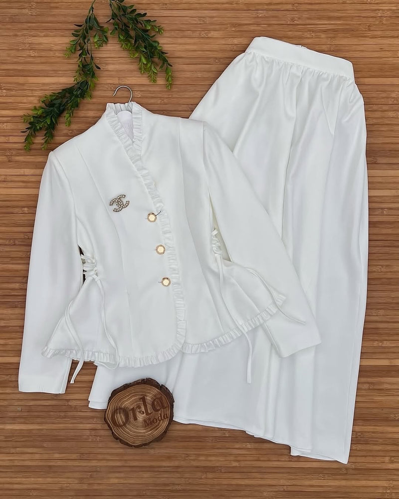 طقم "سيلين" الملكي قطعتين (جاكيت مخصر + تنورة طويلة) yourswomanswear