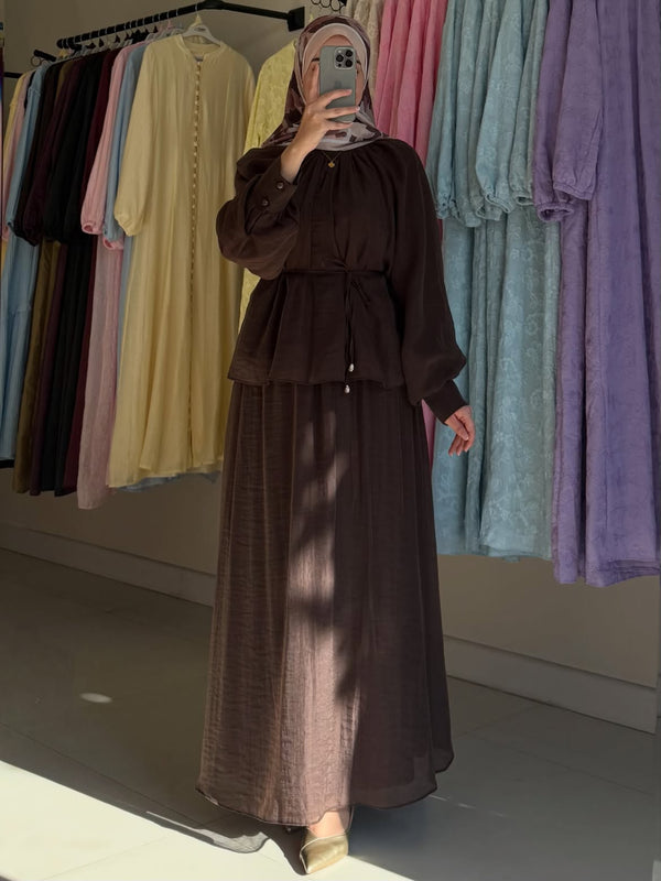طقم ماكسي منسدل بتصميم كلاسيكي هادئ yourswomanswear