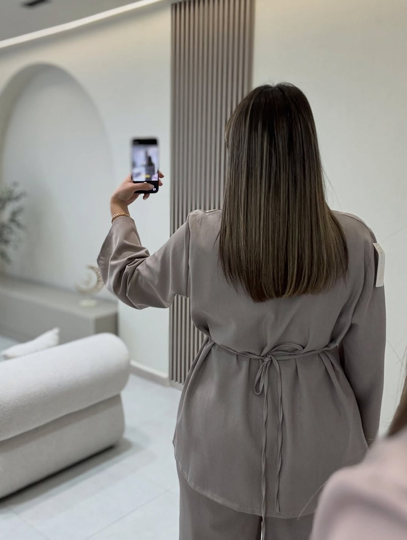 طقم "صفية" الراقٍ قطعتين: تونيك بياقة صينية وبنطال واسع مريح - أزياء نسائية فاخرة ومحتشمة بالمغرب