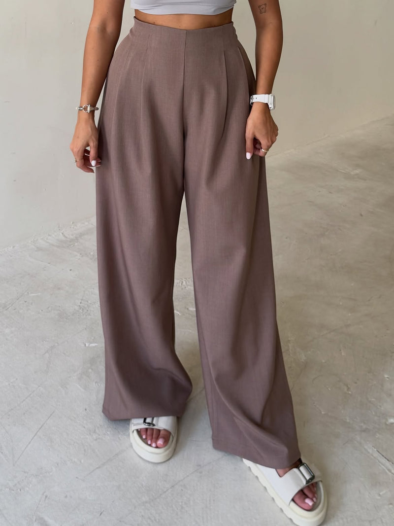 بنطلون كاجوال واسع (Palazzo) بكسرات أمامية ناعمة yourswomanswear