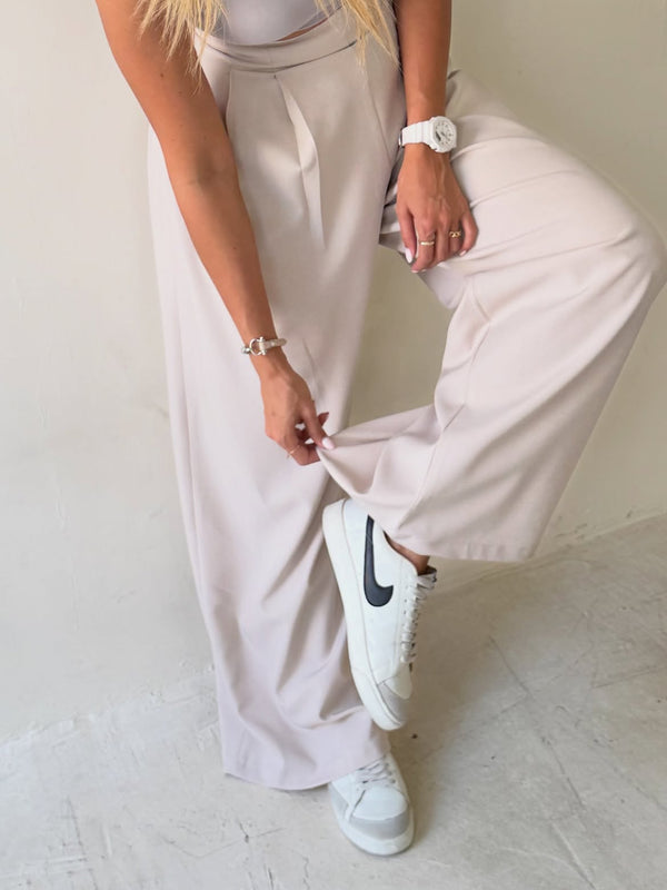 بنطلون كاجوال واسع (Palazzo) بكسرات أمامية ناعمة yourswomanswear