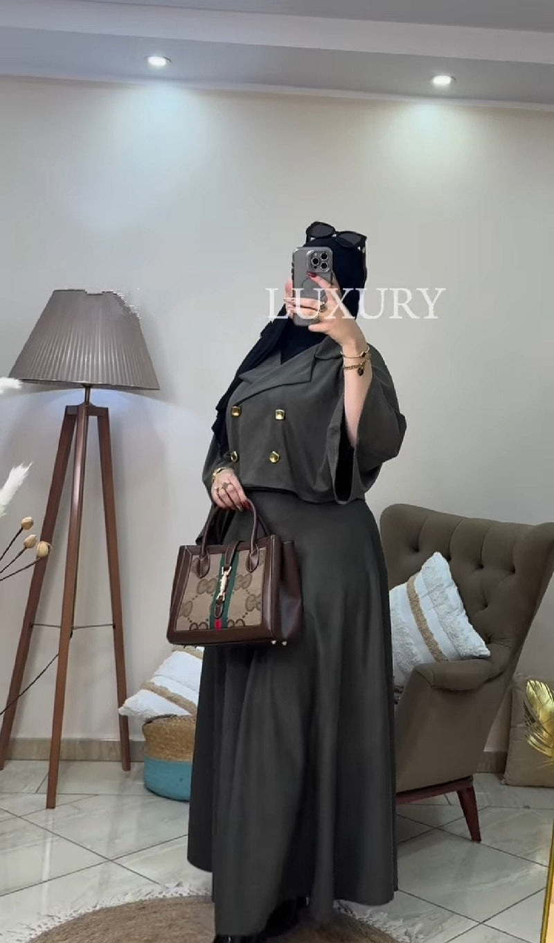 طقم "الأناقة الفاخرة" قطعتين: بليزر كروب قصير وفستان ماكسي محتشم - أزياء نسائية فاخرة ومحتشمة بالمغرب