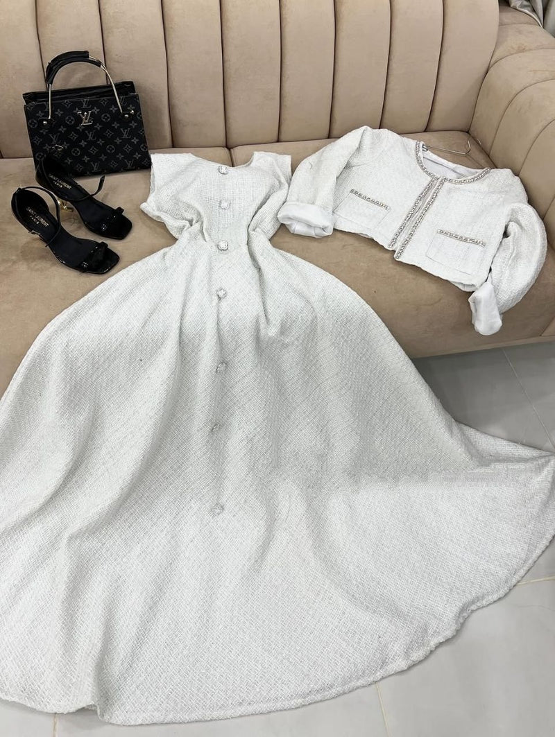 طقم التويد الملكي: فستان ماكسي مع جاكيت قصير مرصع بتفاصيل فاخرة - أزياء نسائية فاخرة ومحتشمة بالمغرب