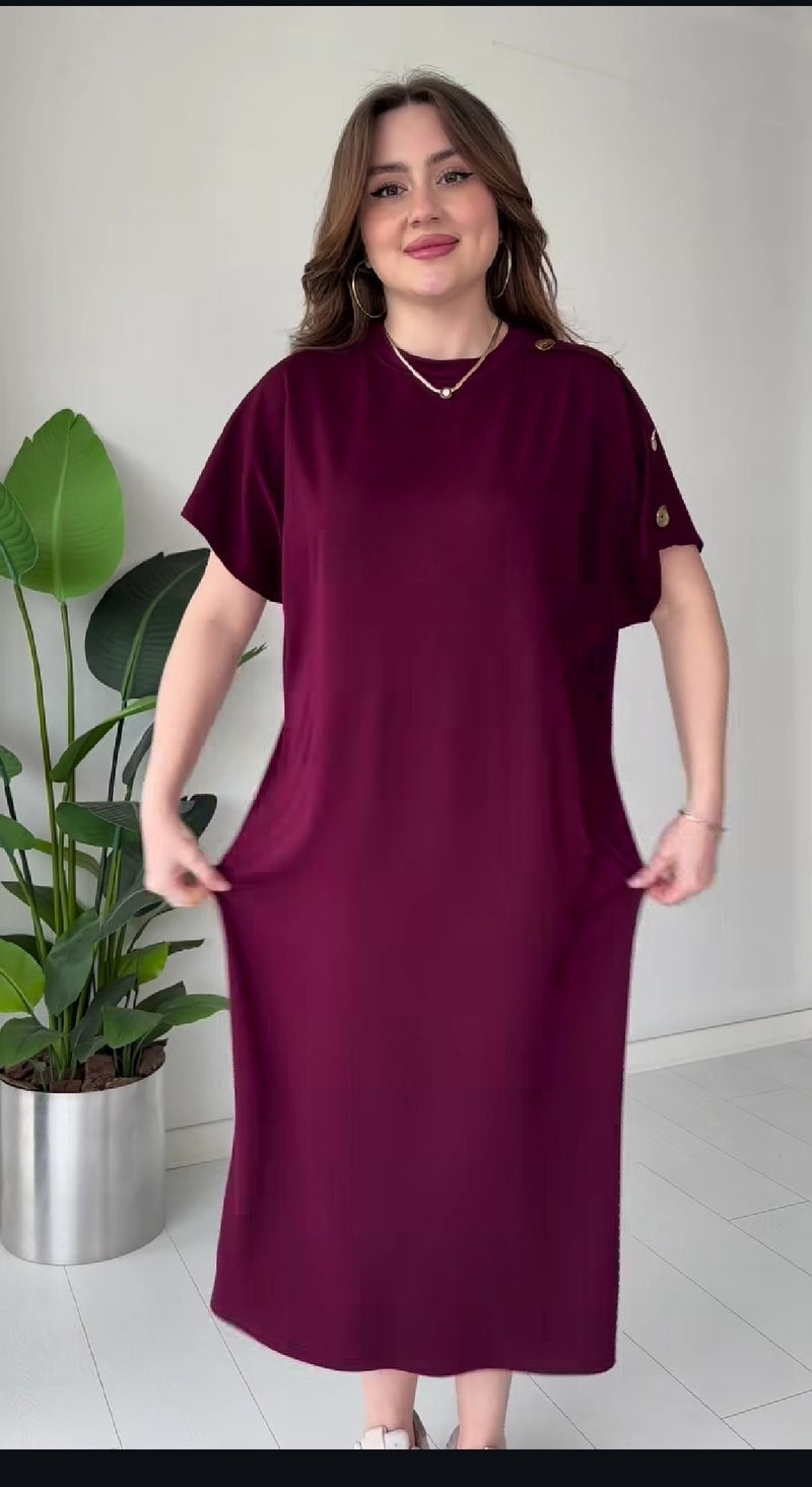 فستان كاجوال ناعم ومريح بقصة مستقيمة وأزرار كتف معدنية yourswomanswear